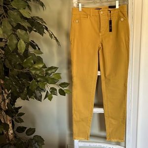 NWT Ann Taylor Mustard Frayed Hem Mid Rise Skinny Jeans.  Size 2